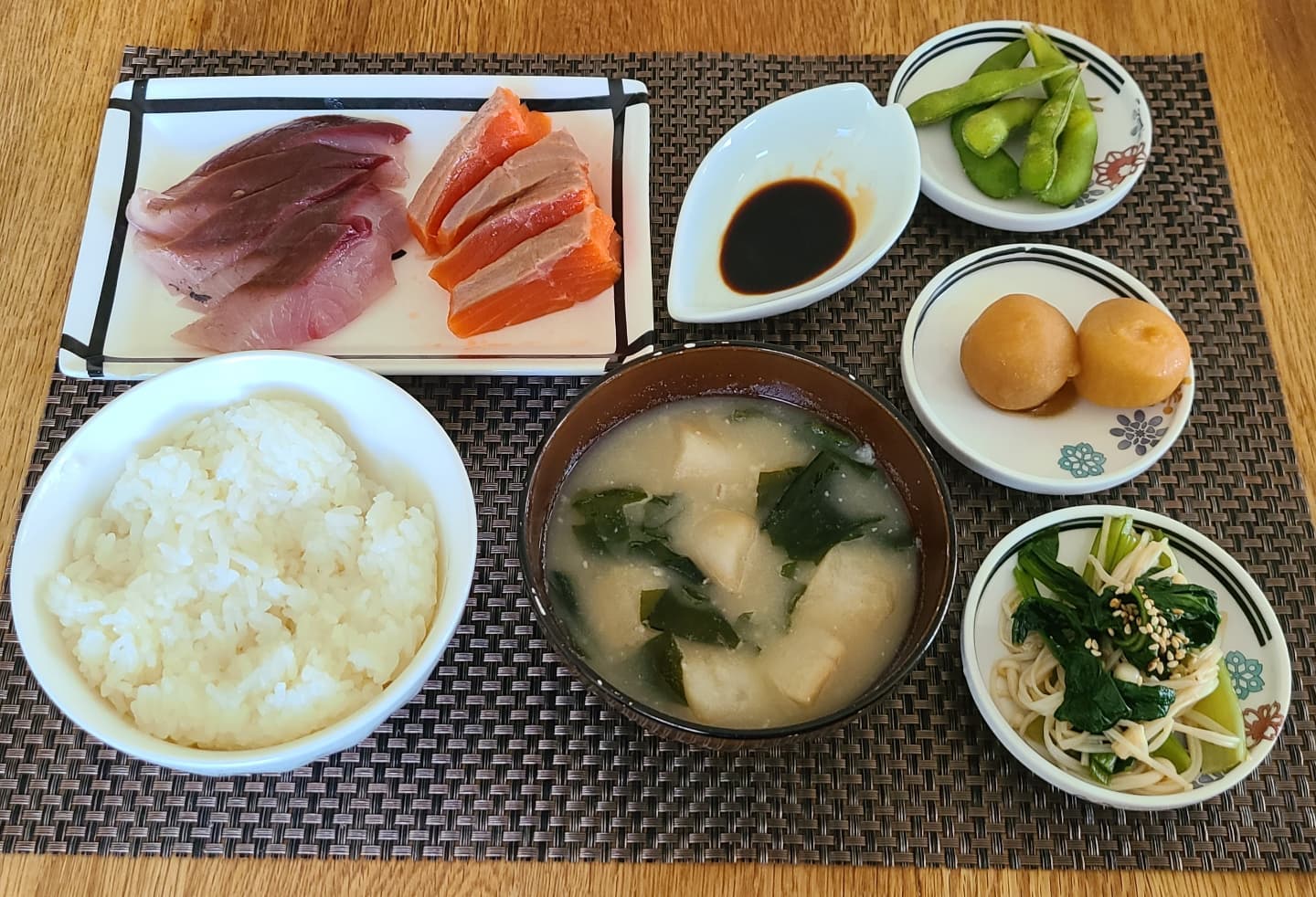 口コミ投稿：#おうちランチ今日は#まごわやさしい #和食ご飯やっとお買い物行ったので#お刺身定食…