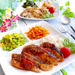 こんばんは😃..#今日のお昼ごはん#カオマンガイ#鮭のバジルトマト..#メディカルフードサービス さまからダイエット・ボディメイク用宅配食「#Dietician…のInstagram画像