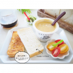 . ひさしぶりに LA＊PAN のパンで朝ごはん𓂃 𓈒𓏸 半分はそのまま、半分は軽くトーストして...って焼きすぎたー！でもおいしい（〃艸〃）ﾑﾌｯ♡ この後、レーズン…のInstagram画像