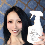 【SHE&YOU ボタニカルサニタイザースプレー】を使ってみました！こちらは、有効成分天然物由来100％でできている抗ウイルス・抗菌スプレーです。なんと！ウイルス除去率、除菌率99.9…のInstagram画像