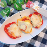 .赤パプリカの上にベビーチーズを乗せて焼いたパプリカのグラタン❤コクが増しました(*´∀｀*)..#ヤオコー #ベビーチーズプレーン#毎日ヤオコー #買い物…のInstagram画像