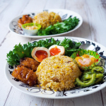 トンカツ作ろうと思ってたのに肉が解凍できてなくて諦めた、そんな日のランチ。トンカツの材料しかなくて、お昼どーしよーと思ったらコレがあった✨マルハニチロ様よりいただいた、冷凍食品😍☆…のInstagram画像