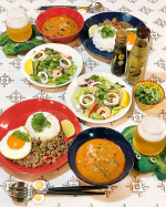 *。サワディーカー🙏🏻今晩は🇹🇭タイ料理🇹🇭にチャレンジ❣️・ガパオライス・チキンとナスとインゲンのレッドカレー・野菜とシーフードの春雨サラダ・ビール輸入食品を多数取り…のInstagram画像