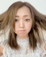 パサパサ髪にダメージ補修オイル♡@joy.coco_japan 今回9月上旬発売予定のジョイココヘアオイルのダメージケア補修タイプを試させていただきました✨✨まず香りがめちゃくちゃ…のInstagram画像