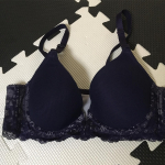 ニッセンさんのフロントホックモールドブラジャー（背中レース）をご紹介します。まずは商品説明から。夏の薄手アウターもおまかせ！アウターにひびきにくいモールドカップブラ。柔らか素材なのでバストに…のInstagram画像