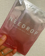 前から気になってた針美容。NEEDROPをお試しさせて頂きました😍🙌・年齢が出てくる目元、ほうれい線などの気になる部分に貼って寝るだけ！✨マイクロニードルのチクチク感とほんわか…のInstagram画像