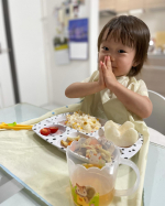 いただきまーす🙏🏻ワンプレートだと1度出せば良いし洗い物も楽チン✨フルーツも一緒に出すと先食べちゃうのが困るけど😂#PR #パシフィック洋行株式会社 #donebydeer_japan #…のInstagram画像