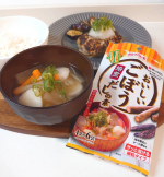 マルモト株式会社さんの新商品「おいしいごぼうだしの素」を使ってお味噌汁を作ってみました🌼..焙煎した国産ごぼうと枕崎製造のかつお節を使用した細粒タイプのだしの素です。..…のInstagram画像