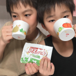 アスミール4種をモニターさせて頂いてます♫こちら、子供の成長に必要な栄養素が手軽に取れるそうです✨味も、メロン、ピーチ、ココア、いちごミルクととっても美味しそう❤️子供たちは、特にメロ…のInstagram画像