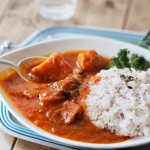 ・【野菜カレー 5種の野菜入り】・今日のお昼は麻布十番シリーズの野菜カレー。nakatoの「麻布十番シリーズ」はレストランの味やプロの料理を家庭で手軽に楽しめるこだわり…のInstagram画像