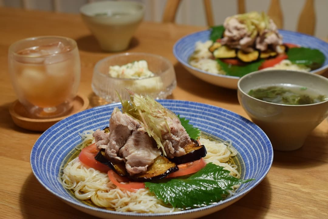 口コミ投稿：きょうは久々に暑かったね❢こんな日はツルッとそうめん。具沢山てんこ盛りの夏野菜と…