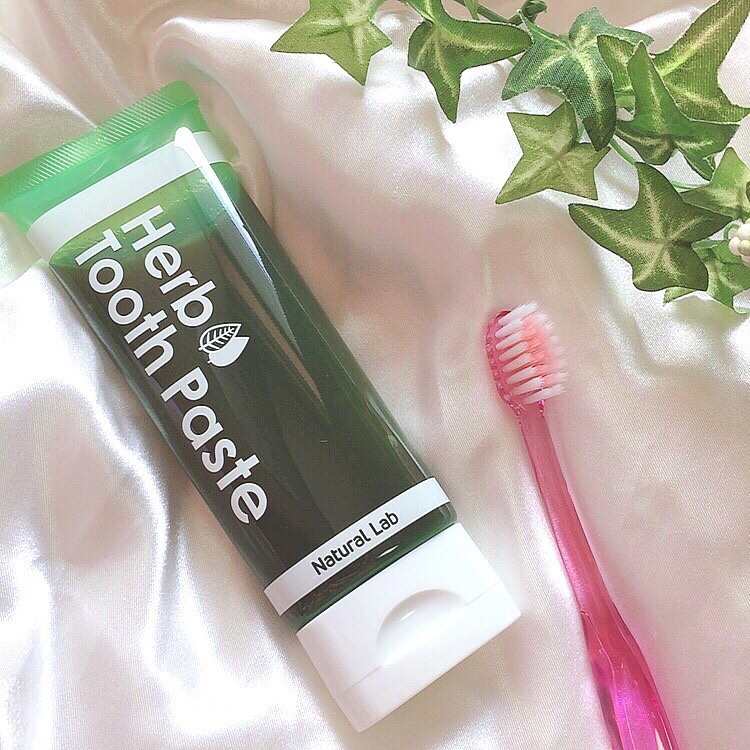 口コミ投稿：..生のハーブがそのまま入った、新感覚の歯磨き🦷歯の表面をなめらかツルツルに♪.生ハ…
