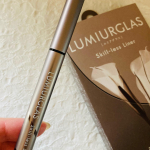 LUMIURGLAS(ルミアグラス)リキッドアイライナーに秋の新色が販売透明感のあるグレーに、マシュマロとチョコレートが溶け合うような柔らかいグレージュ、さり気ない立体感を作りながら、…のInstagram画像