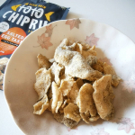 今日のつまみ #トトチップる白身魚の皮で作ったフィッシュスキンチップスロカボ＆コラーゲン美味しく食べて美しく💓濃厚クリーミー💛ソルテッドエッグ味口に入れると、最初はまろやか、徐々に辛…のInstagram画像