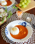 今日は振替で習い事があったので👦🏻帰ってからバタバタ〜とおうちランチ⁡⁡今週末もカレーランチ（レトルト）🤣👍大人は、バターチキンカレー🇮🇳⁡⁡この間、ビーフカレー食べて…のInstagram画像