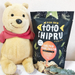 魚の皮チップス「トトチップる　ソルテッドエッグ味」ご紹介♪この商品は、白身魚の皮で作ったフィッシュスキンチップスなんです！魚の皮を70u0025以上使用し、低糖質＋フィッシュコラーゲンでとっても…のInstagram画像
