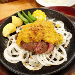 ステーキハウス  アメリカ屋さんに初めてお邪魔しました。オープンしてすぐにウェイティングルームから人があふれるくらい。人気ですねー。・期間限定メニューをチョイスしてみました。枝豆と豆板…のInstagram画像