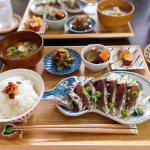 ♡今日の#晩ご飯🍳鰹のたたき🍳食べるラー油ご飯🍳けんちん汁🍳ゴーヤと椎茸の甘煮風🍳ナスの味噌煮🍳さつまいも甘煮୨୧┈┈┈┈┈┈┈┈┈┈┈┈┈┈┈┈┈┈୨୧…のInstagram画像