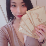 REVISIS様のプレゼントキャンペーンに当選して【3Dモイストフェイシャルパック】を頂きました。『商品説明』10枚入り ¥7,150《REVISISマスクシリーズ…のInstagram画像