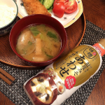 @marusanai_official  様より新商品だし香る鮮度みそ　あわせ650gをいただきました☺︎早速夕飯の味噌汁作りに使ってみました。✔︎片手で使える✔︎開封後常温保存9…のInstagram画像