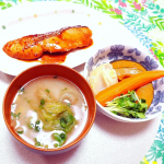 ほっこりおうちごはん🍴レタスのお味噌汁がシャキシャキでお気に入り😊鮮度みそシリーズから新商品「だし香る鮮度みそ あわせ650g」マルサンアイ株式会社@marusanai_official…のInstagram画像