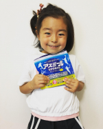 サッカー少女の次女ちゃん！アスミールのスポーツ用を飲んで、サッカーレッスン頑張っています。効率よく運動できるよう、栄養面でサポートしてくれるし、グレープフルーツのフレーバーがさわやかですごく美味し…のInstagram画像