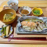 ✄- - - - - - 献立 - - - - - ✄⁡\  10月6日 夕食🍽🌿 /⁡⁡＊鮭のホイル焼き＊豆苗のガリバタ炒め＊納豆＊たけのこのオイスター炒め＊味噌…のInstagram画像