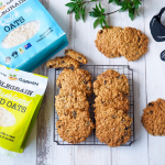 前から作ってみたかったオートミールクッキー🍪ヘルシーそうで躊躇していたオートミールクッキー🤣やっと作れました。意外と砂糖もバターも入って全然ヘルシーじゃないのができた。美味しい…のInstagram画像