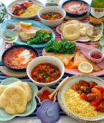 毎週恒例の自己満ごはん。#食の世界旅行 ✈️ #チュニジア料理 🇹🇳この世界旅行シリーズかなりしつこいけどみなさんまだついてきてくれるかな？🤣.今日も朝から3キロランに行き🏃‍♀️…のInstagram画像