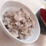 北海道玄米雑穀🌾⁡いつものご飯に混ぜて炊くだけ🔅60ｇの小分けだから使いやすいの！！⁡12種類の原料すべて、大地の恵みをたっぷり受けた北海道産にこだわり🐑💗⁡たくさんの種類…のInstagram画像