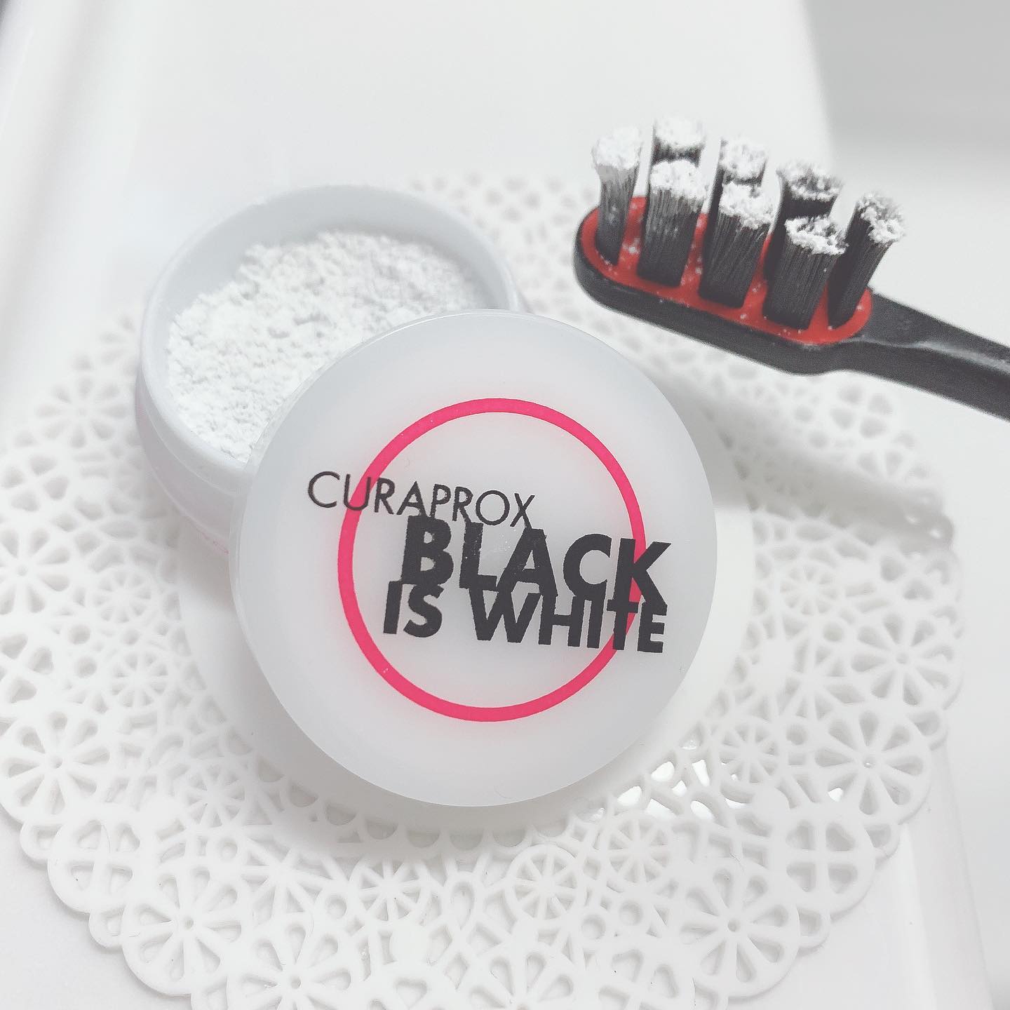 口コミ投稿：.@curaproxjapan 様の粉の歯磨き粉🦷🪥✨【ブラックイズホワイト 粉はみがき 3g】.粉の…