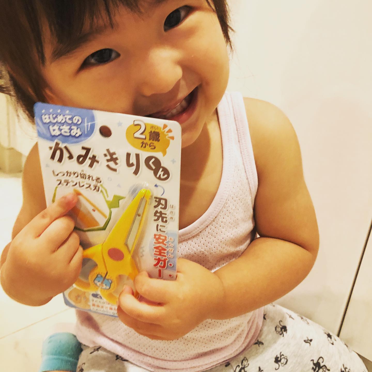 口コミ投稿：2歳の三女ちゃん、ハサミデビュー！！小さな手でも持ちやすい大きさ♡刃先はプラスチ…