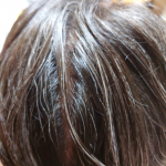 10月12日新発売「HAIRMO 育毛剤」その後￼￼ちょっとふさふさになったようなきがします(*ﾉωﾉ)白髪もめだたなくなったかなぁ？！？！ブラシの使い心地がよいの…のInstagram画像