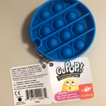 【Go Pop mini】持ち運びにも便利なサイズで、かわいいです。ラウンド、ヘキサゴン、スクエア（丸形、六角形、四角形）の3種類があります。チェーンがついているのでバックに付けておけて、…のInstagram画像