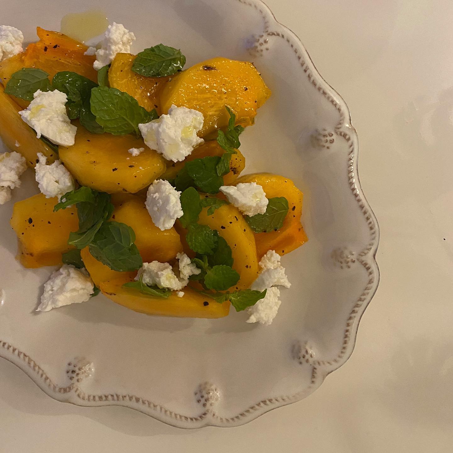 口コミ投稿：Persimmon and mint with ricotta cheese and white balsamic vinegar 柿とミントの…