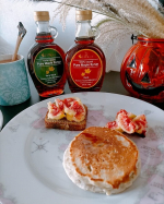 久しぶりに日曜日の朝にパンケーキ🥞🥞🥞🤤🤤🤤❤米粉、お豆腐などで作っているのでふわふわで、ずっしりです😆そして、やはりメープルシロップは欠かせない🍁🍁🍁DarkとVery …のInstagram画像