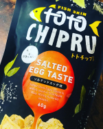 魚の皮でできたトトチップるを食べました！！可愛い名前💙ちょっとお高いのですが、罪悪感なく食べられるチップス‼️メタボなおとうさんのおつまみにもいいよね👦ダイエット中にポテチが食べたくな…のInstagram画像