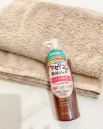 保湿ケアの定番ワセリンが使いやすいジェルタイプになったハイスキン モイストジェル🌿　家族そろって乾燥肌なので冬の保湿は欠かせないのですが、子供や夫はペタつきやすいクリームがちょっと苦手💦　モ…のInstagram画像