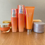 右からクレンジングバーム90g 3980円フェイスウォッシュ120g 2860円スキンローション化粧水120ml 4290円エマルジョン乳液80ml 4290円リバイタライジングクリーム3…のInstagram画像
