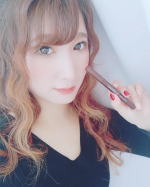 .メイクしながら目もとを贅沢ケア♥「ルミアグラス スキルレスライナー」焙煎されたコーヒー豆のようなビター感あふれるブラウン。14種類の美容液成分がたっぷり♥️✓８種類の「天…のInstagram画像