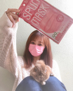#spunmask のピンク！ピンクが色鮮やかで女子力上がるよ⤴️耳のゴムも柔らかくて優しいです。#ISDGマスク #医食同源ドットコムマスク #カラーマスク #不織布マスク #スパン…のInstagram画像