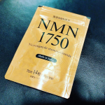 ユーワのNMN1750 14粒を飲み始めました♥️飲みやすくて、パッケージもかっこいい♥️持ち運びしやすいチャック付きだから、カバンに入れて持ち歩いています♥️#yuwa #ユーワ #NM…のInstagram画像