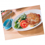 先日、娘たちと紅葉見に行った帰りに行ったカフェ☕💭💕このカフェ田舎にあって、着くなりドラマのセットのような外観で、あまりにも周りとのギャップがあって、思わず笑ってしまったんだけど(失礼💦)、料…のInstagram画像