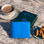 最近ブルーが好き💙新しいお財布は @glencheck_official の英国製ブライドルレザー使用の二つ折り財布【BRITISH GREEN】だよ💙クリスマス期間限定カラー「ブルー…のInstagram画像