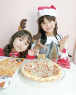 本場イタリア直輸入の冷凍マルゲリータピザを夕飯に食べたよー♡先取りクリスマス気分🎅原材料、製法、品質、全てにこだわりを持って作られた本格的な味わい♡子供から大人まで幅広く愛され…のInstagram画像
