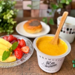 *今日の朝ごはんはサンジェルマンの北海道あずきの藻塩あんパンとバターナッツかぼちゃスープ、フルーツにコーヒー🍽大満足な献立なのにこれでまさかの386kcalなんですよ～❣-----------…のInstagram画像