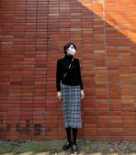 いつもパンツスタイルのわたし。久しぶりにスカートを履きました🤣着圧タイツ【スリムウォーク】は、足首から太ももへいくほど圧が低くなっている設定なので気持ち良い引き締め感が癖になるタイツ♡しかも…のInstagram画像