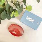 RINKRの【スキンディライトソープ】が届きました🙆‍♂️まずパッケージがシンプルで可愛い😍そして、中身を出すとワイン色の洗顔が入っている🍷滑らかできめ細やかな…のInstagram画像