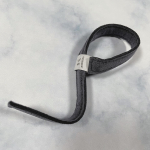 これなーんだ！？株式会社KAWAGUCHIさまの「抗菌マスクフックハンガー」をお試しさせていただきました♡ベージュ、グレー、ブラックの3色ある中でいちばん好きなグレーが届いてHAPPY✨職場…のInstagram画像