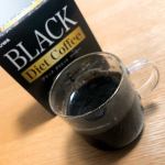 ユーワのブラックダイエットコーヒーご存知ですか？ブラジル産のコーヒーに3種の炭（伊那赤松妙炭、ヤシ殻活性炭、鎌倉珪竹炭）、乳酸菌、ビフィズス菌等を配合したインスタントコーヒーです✨✨い…のInstagram画像
